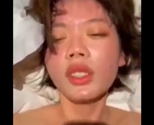 Đụ em đã thấm mệt mắt mở hết lên